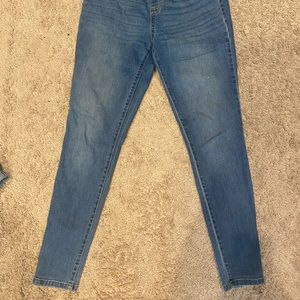 Maternity jeans with front panel that extends to back. Size 4
